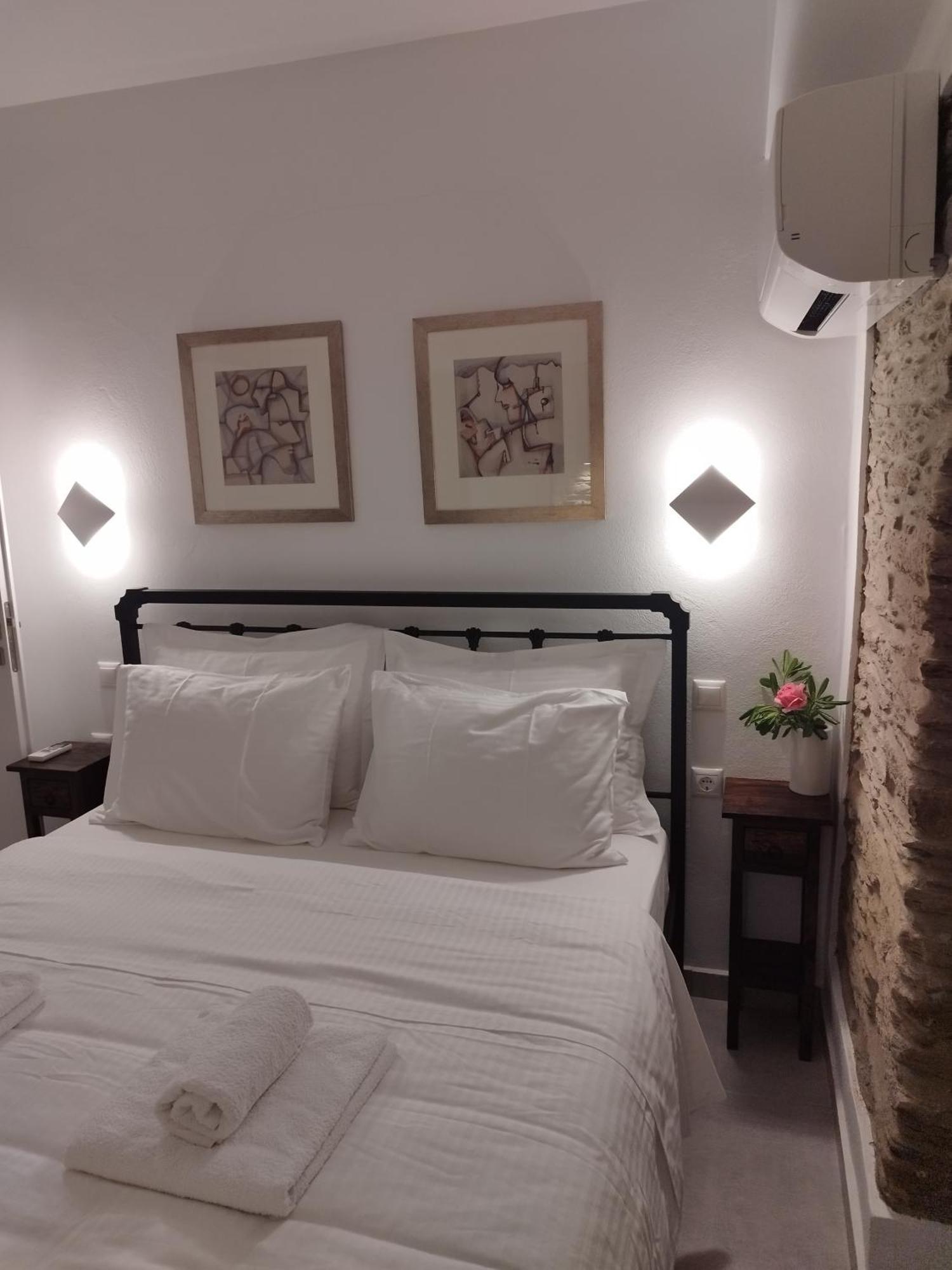 Korina'S Suites Ándros Eksteriør bilde